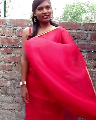 Sari bhabhi terpanas dalam gaya seksi, tindakan saree warna merah