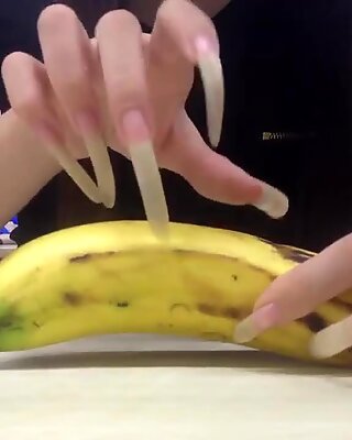 Расположење дуги нокти банана ново
