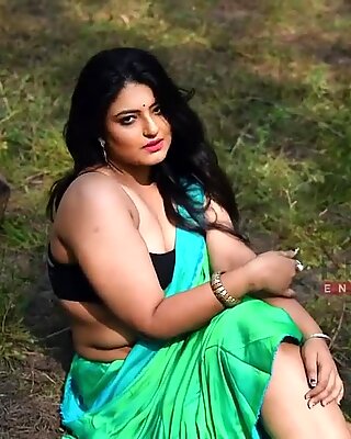 Torrid bengali milf fremviser i hendes saree-saree paramour