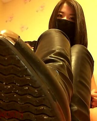 Chinese mistress JER high-heeled shoes & footwear Humiliation POV