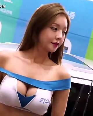 Korean Model Cleavage -naughtycamvideos.net